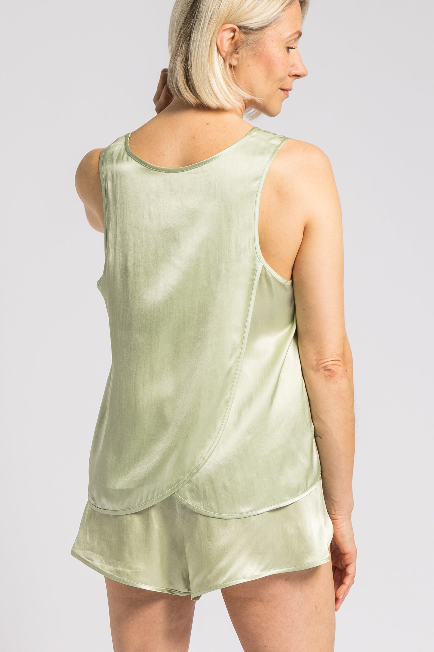Peace silk petal set